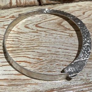 Silpada .925 sterling silver twisted bangle bracelet retired